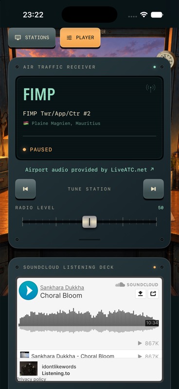 Hochgescrollter Player auf dem iPhone mit Flughafenfunk, Lautstärkeregler und dem geladenen SoundCloud-Player.